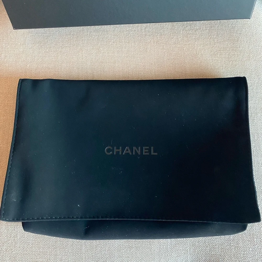 Authentic Chanel Wallet on Chain - Black Caviar Leather with Gold hardware - Picture 7 of 16